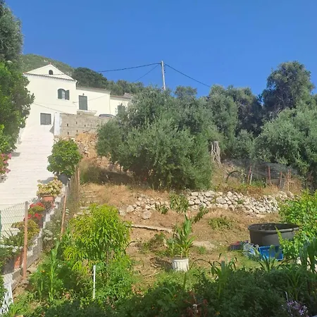 بيت للعطل Ostriche House Pentátion